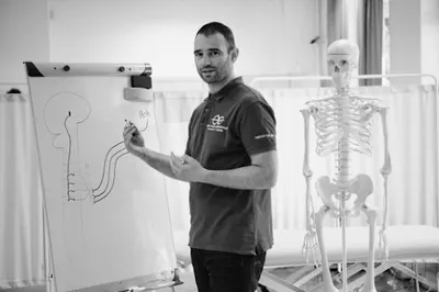 dr Łukasz Czubaszewski, Fizjoterapeuta